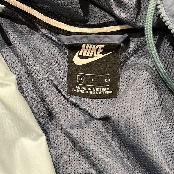 Nike Men’s Sport Windbreaker Jacket - Picture 3 of 5